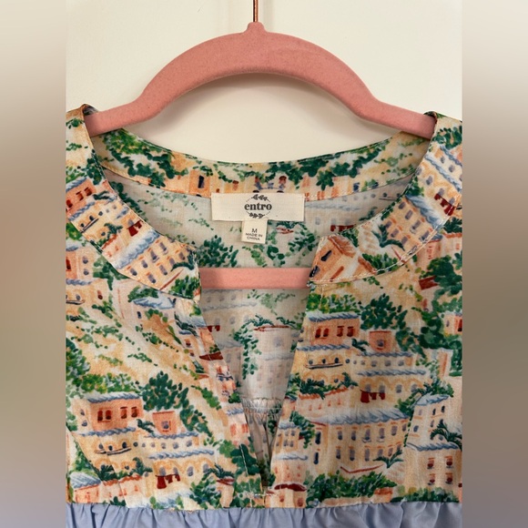 Entro Green and Cream Floral “Italian Countryside”
Blouse with Ruffles - Picture 8 of 8